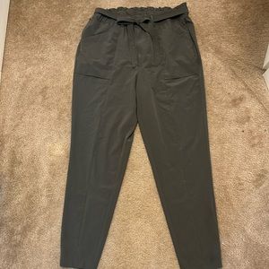 Modern Ambition Womens Tie-Front Pants, green, L